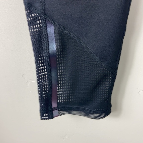 Zella Black Iridescent Stripe Mesh Crop Yoga Leggings Pants Medium - Picture 3 of 5